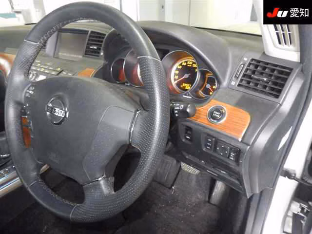 NISSAN FUGA