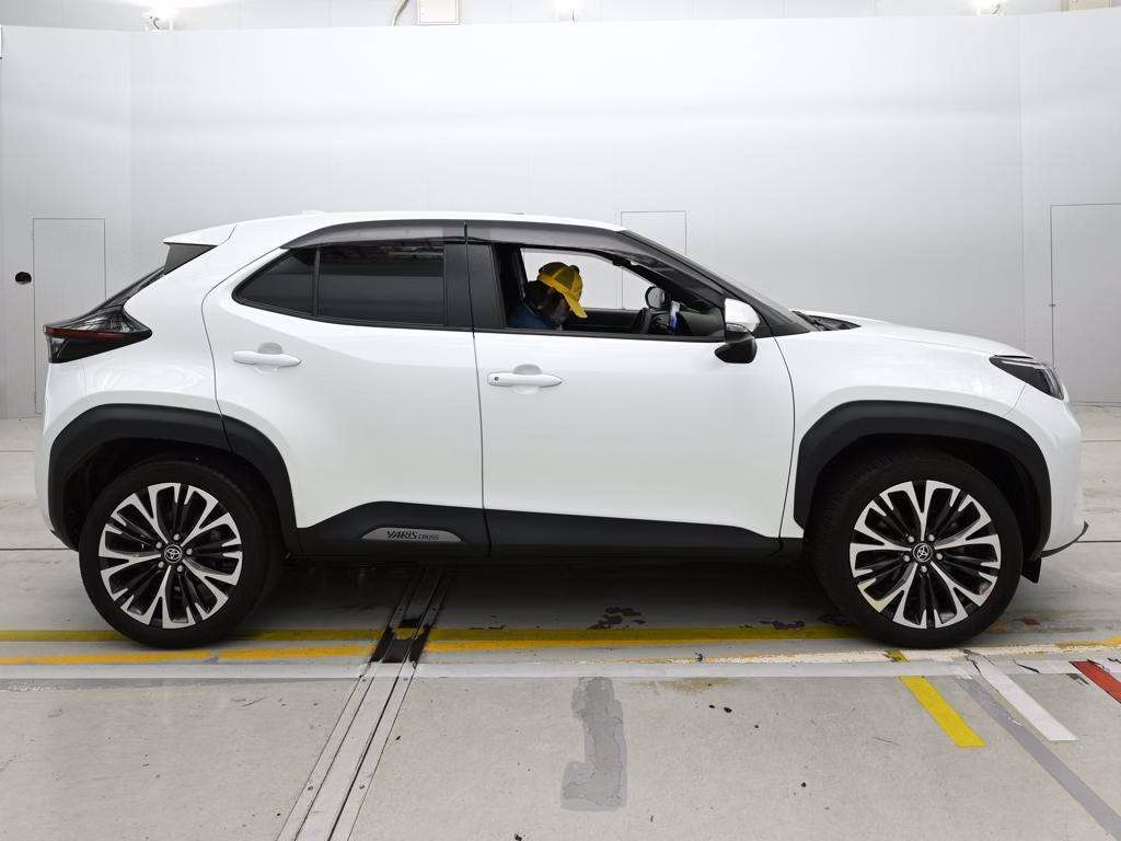 TOYOTA YARIS CROSS