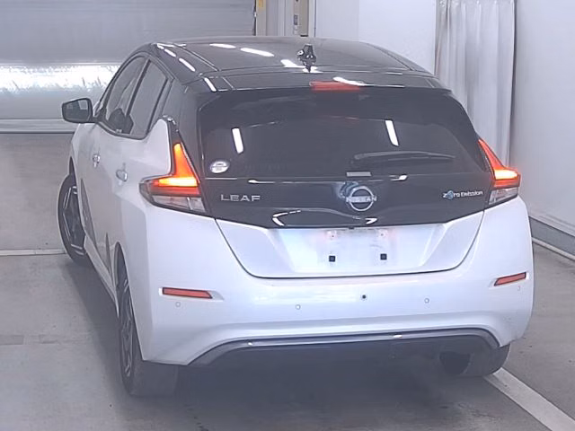 NISSAN LEAF