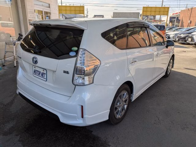 TOYOTA PRIUS ALPHA
