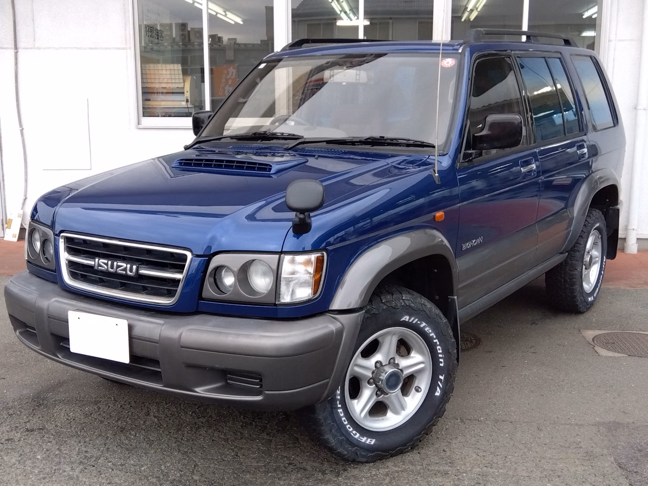 ISUZU BIGHORN
