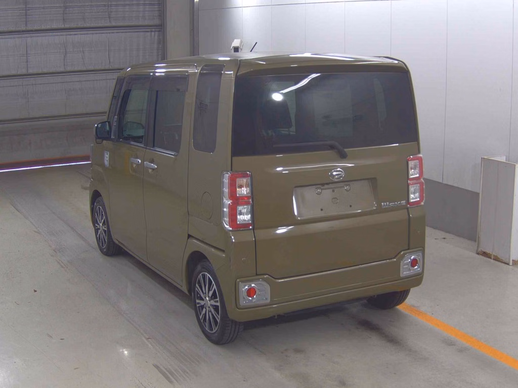 DAIHATSU WAKE