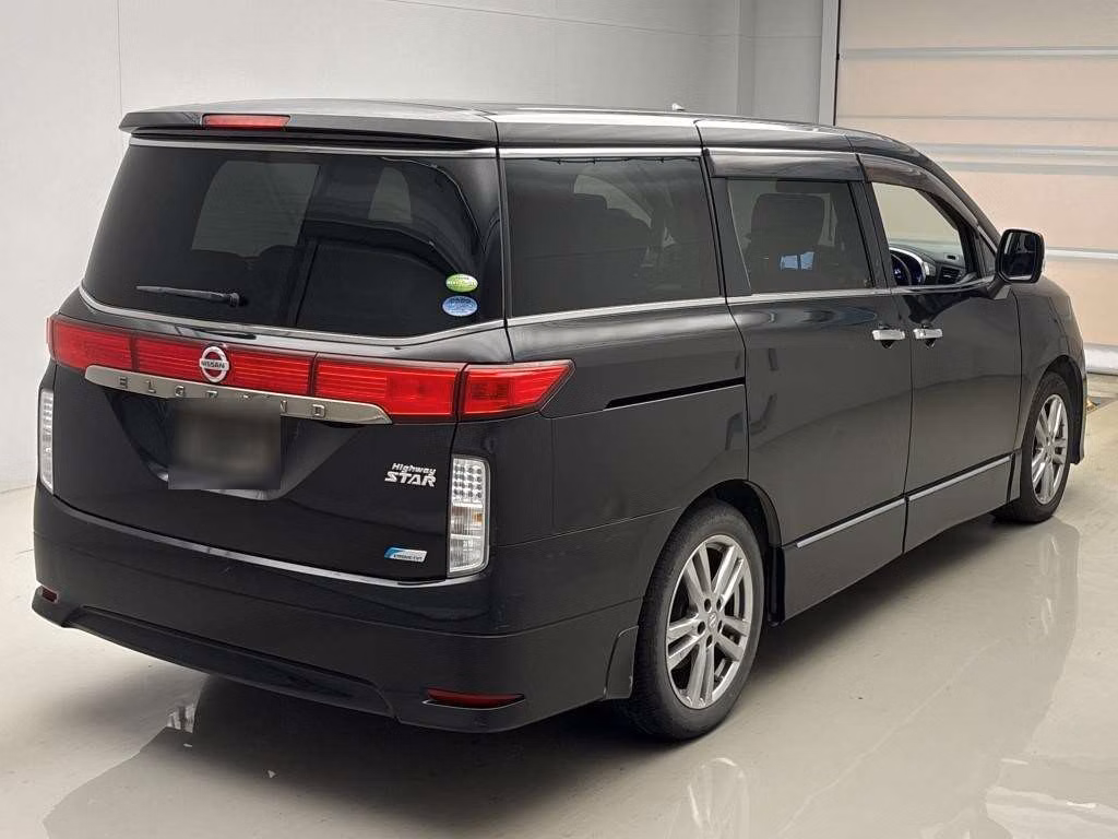 NISSAN ELGRAND