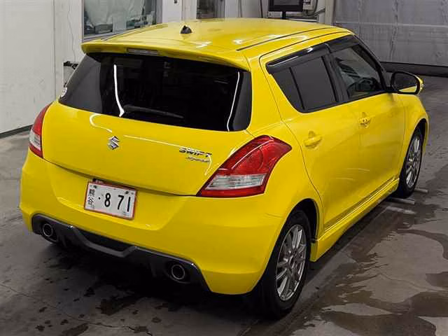 SUZUKI SWIFT