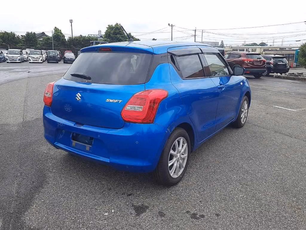 SUZUKI SWIFT