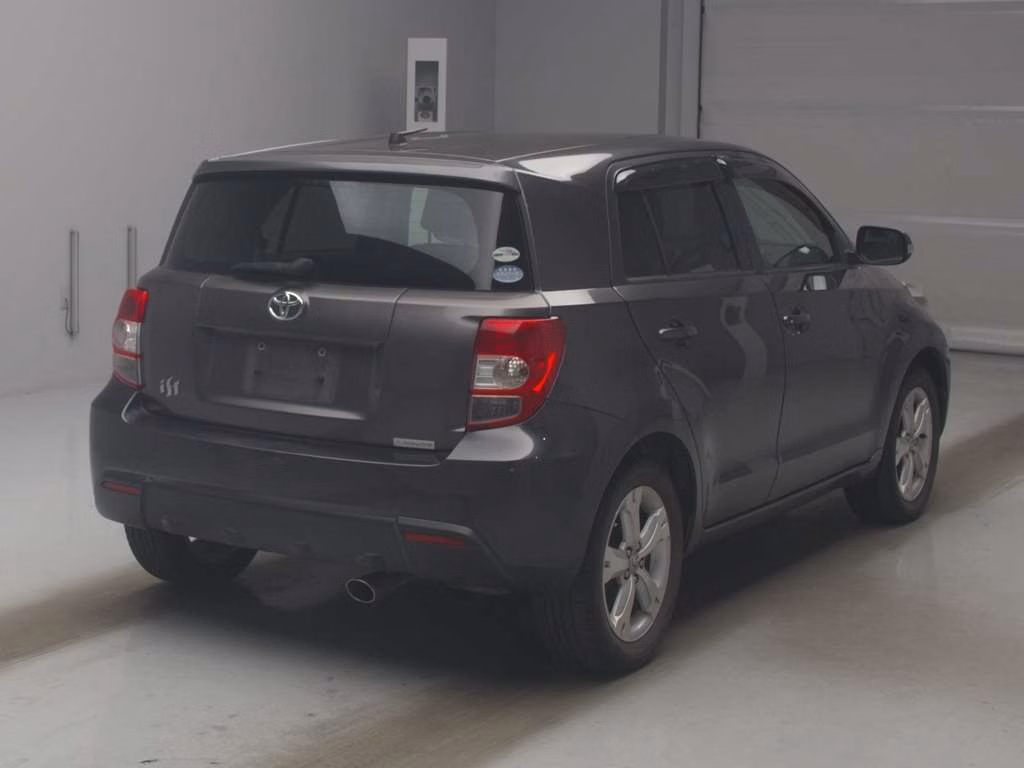 TOYOTA IST
