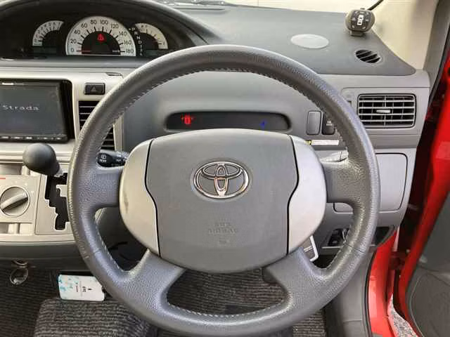 TOYOTA RAUM