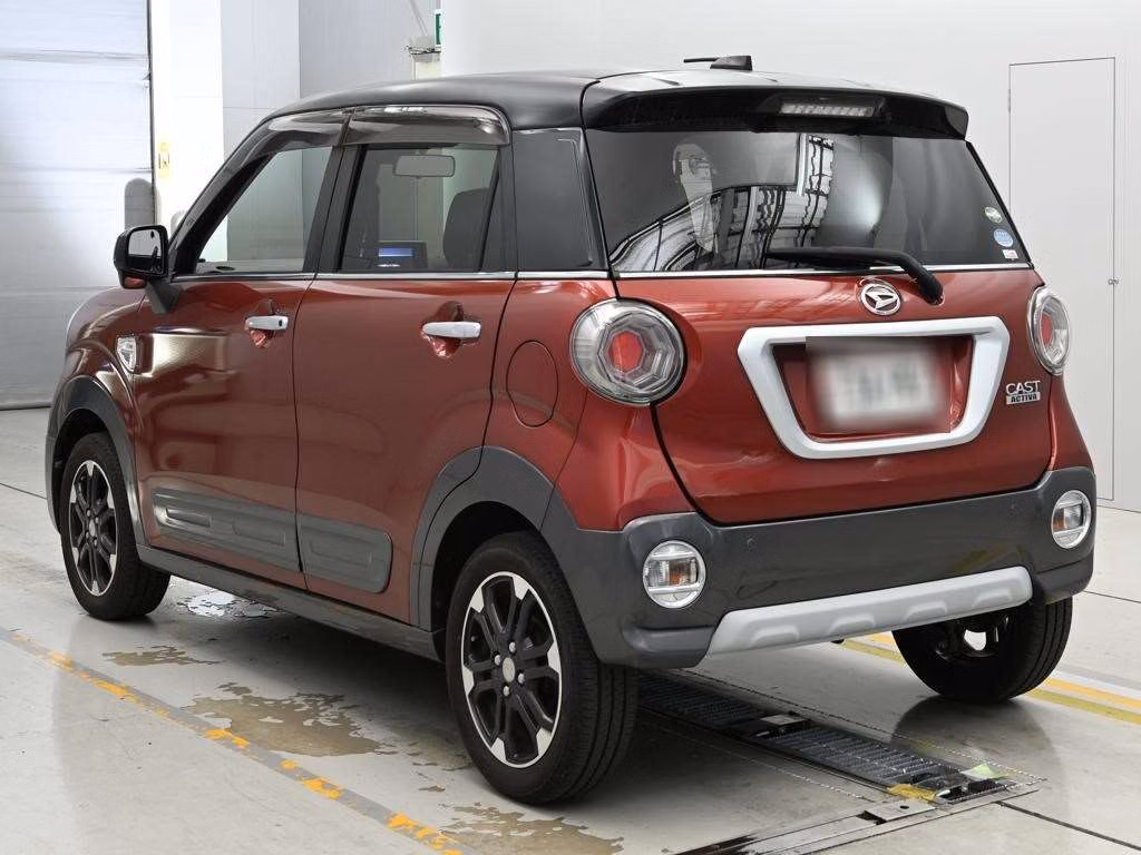 DAIHATSU CAST