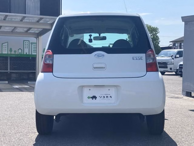 DAIHATSU ESSE