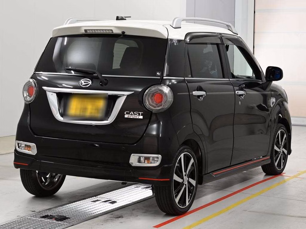 DAIHATSU CAST
