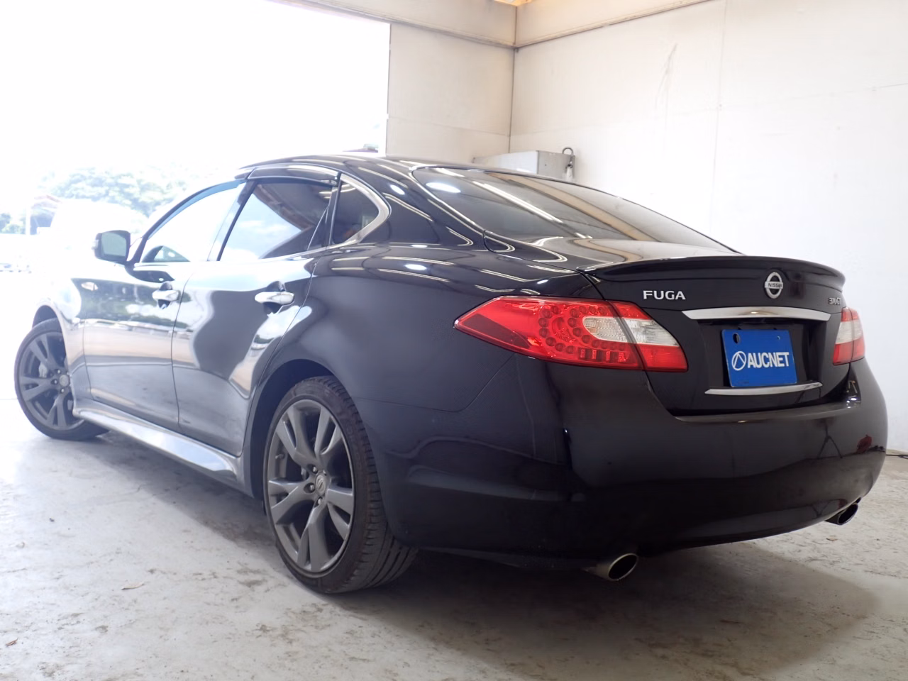 NISSAN FUGA