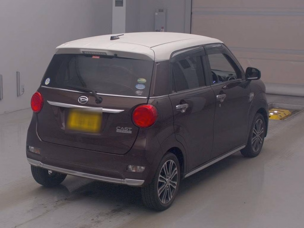DAIHATSU CAST
