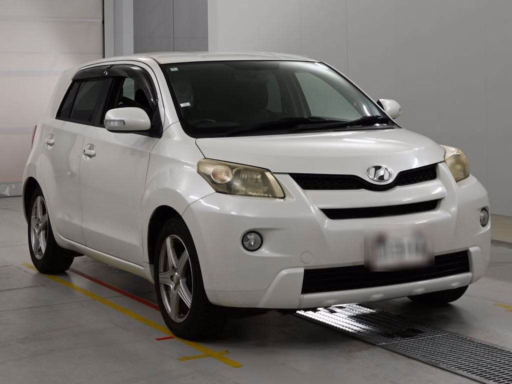 TOYOTA IST