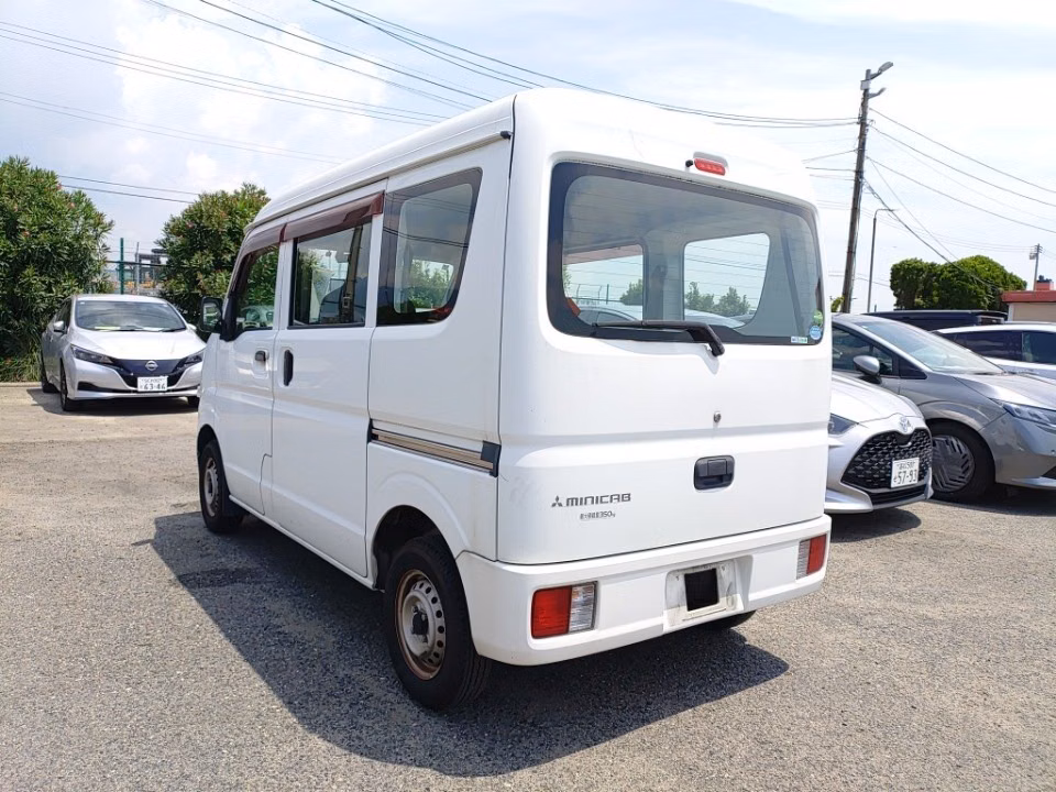 MITSUBISHI MINICAB