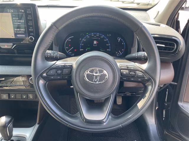 TOYOTA YARIS CROSS