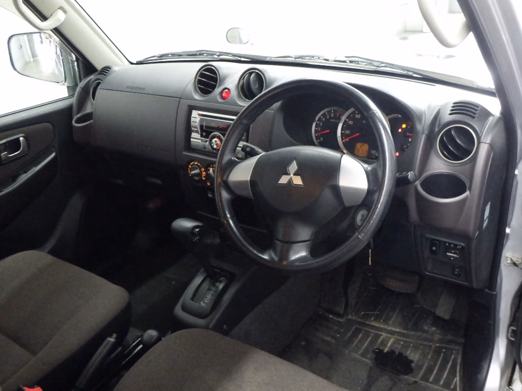 MITSUBISHI PAJERO MINI