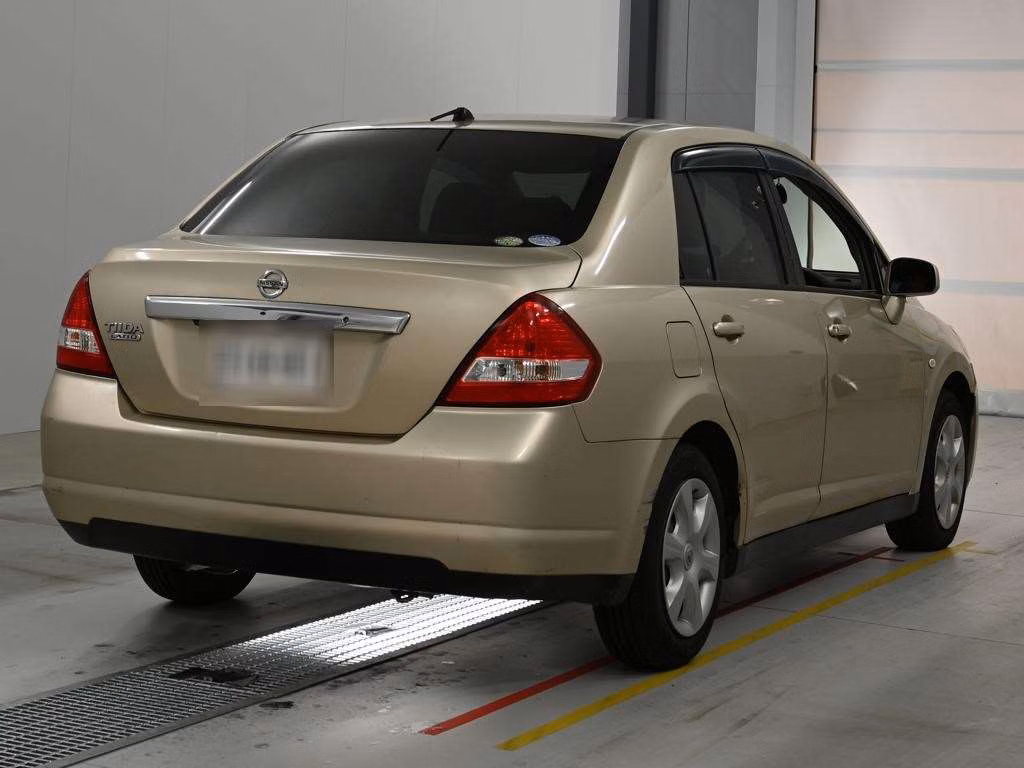 NISSAN TIIDA LATIO