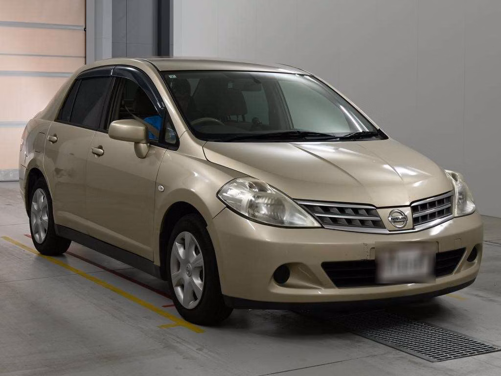 NISSAN TIIDA LATIO