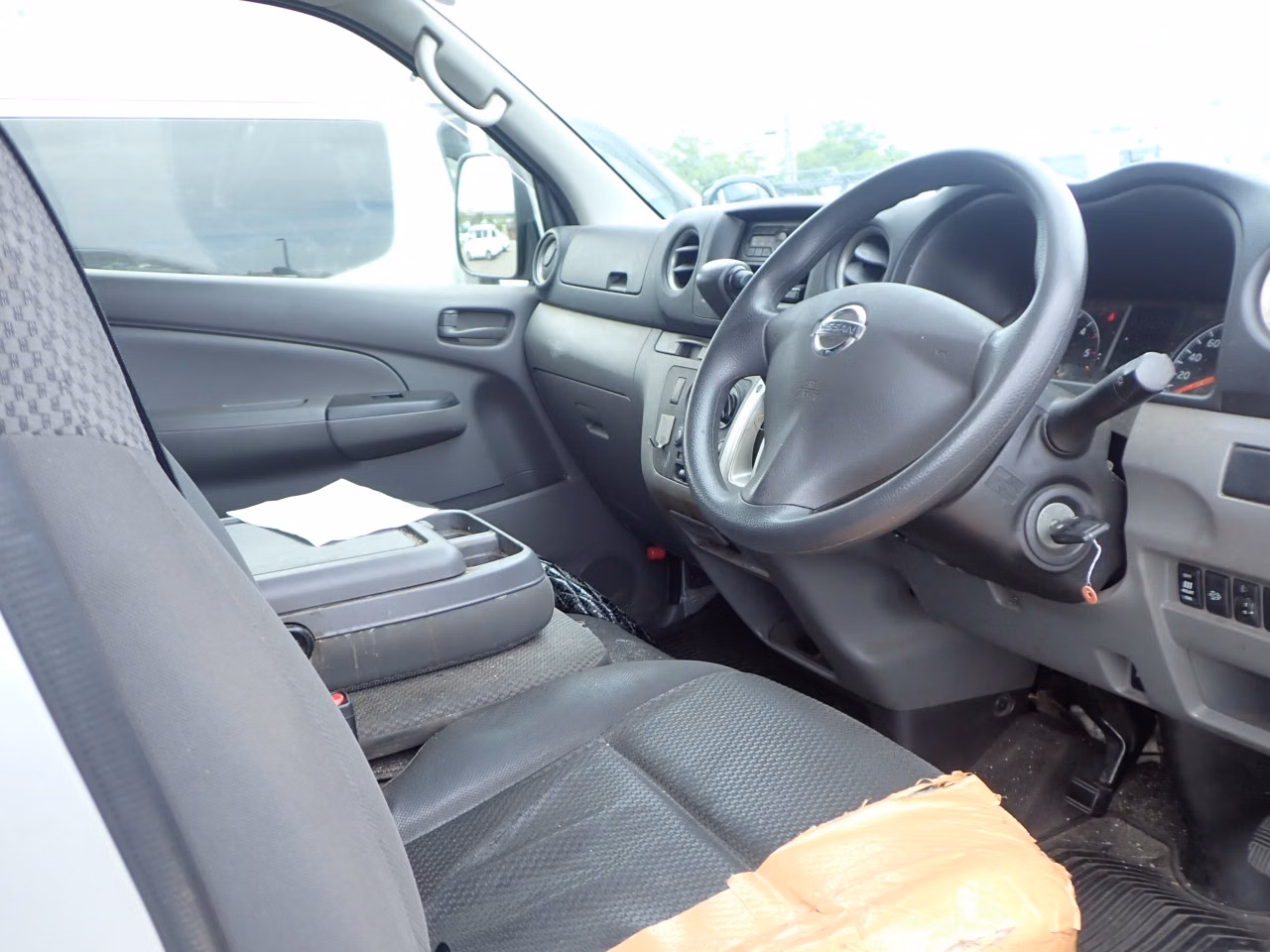 NISSAN NV350 CARAVAN