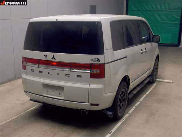 MITSUBISHI DELICA D:5