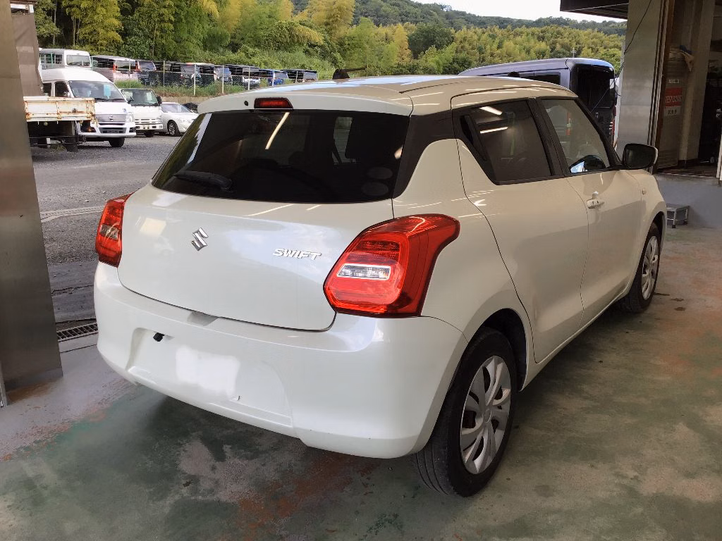 SUZUKI SWIFT