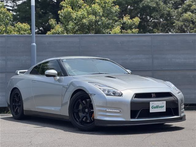 Nissan GT-R