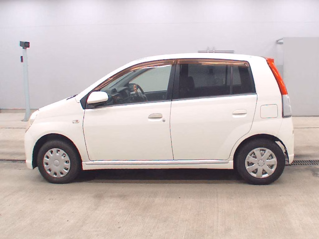 DAIHATSU MIRA AVY