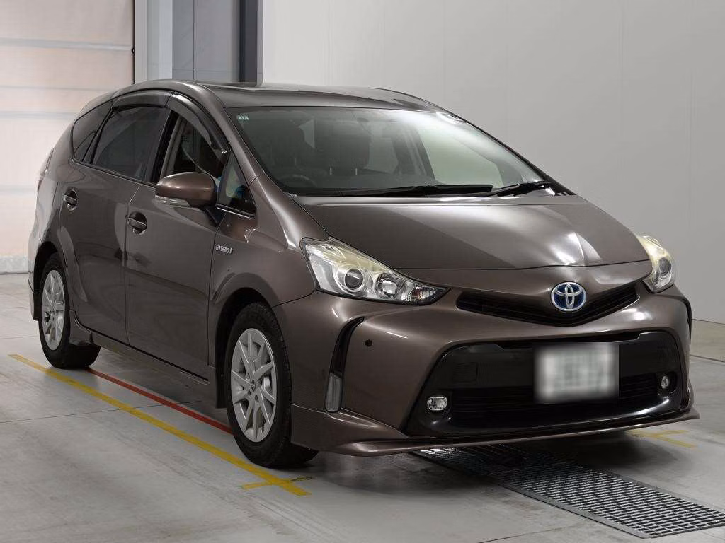 TOYOTA PRIUS ALPHA