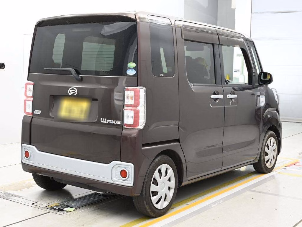 DAIHATSU WAKE