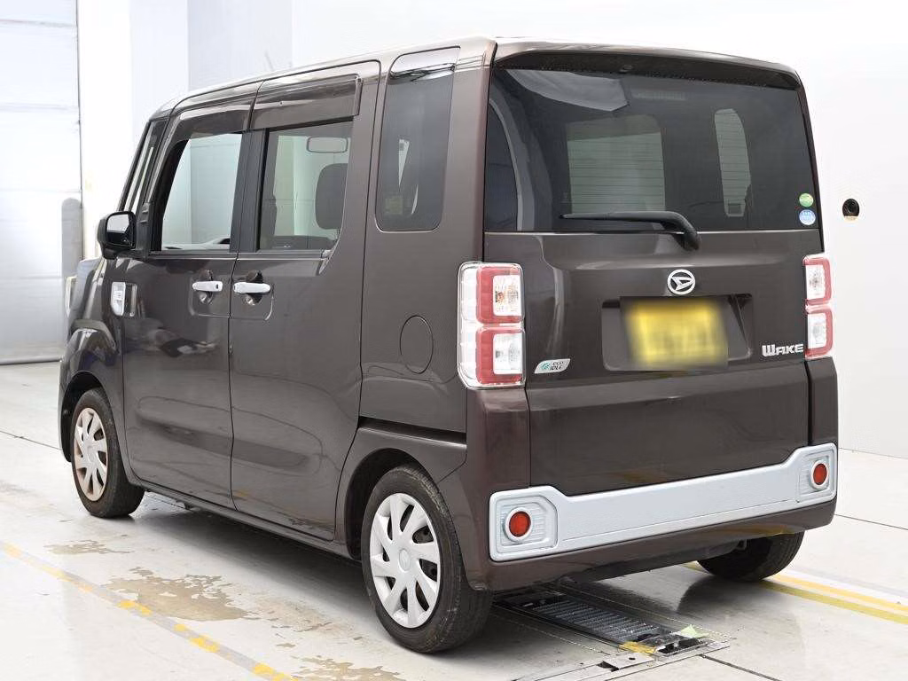 DAIHATSU WAKE