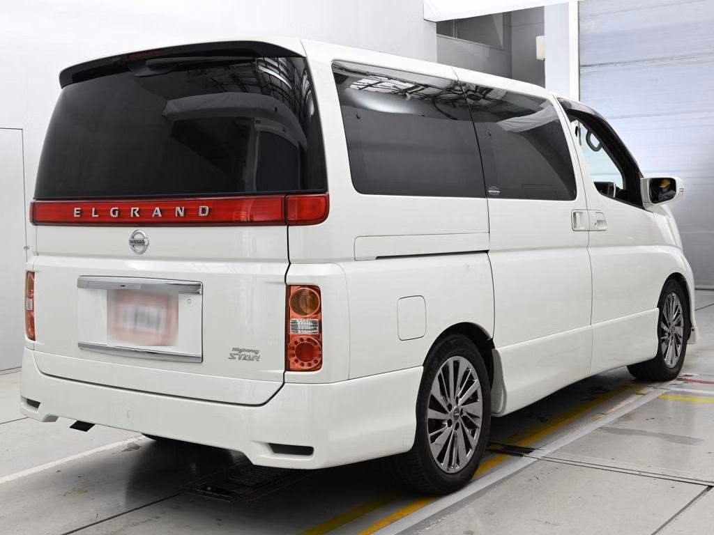 NISSAN ELGRAND