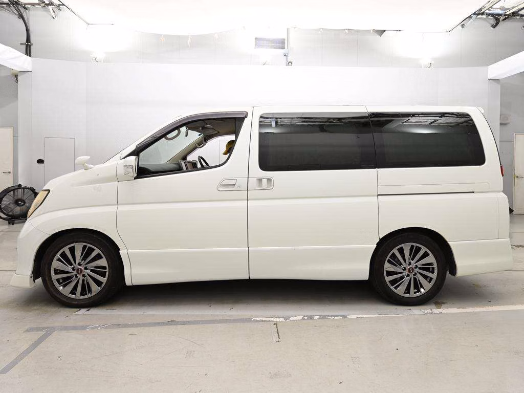 NISSAN ELGRAND