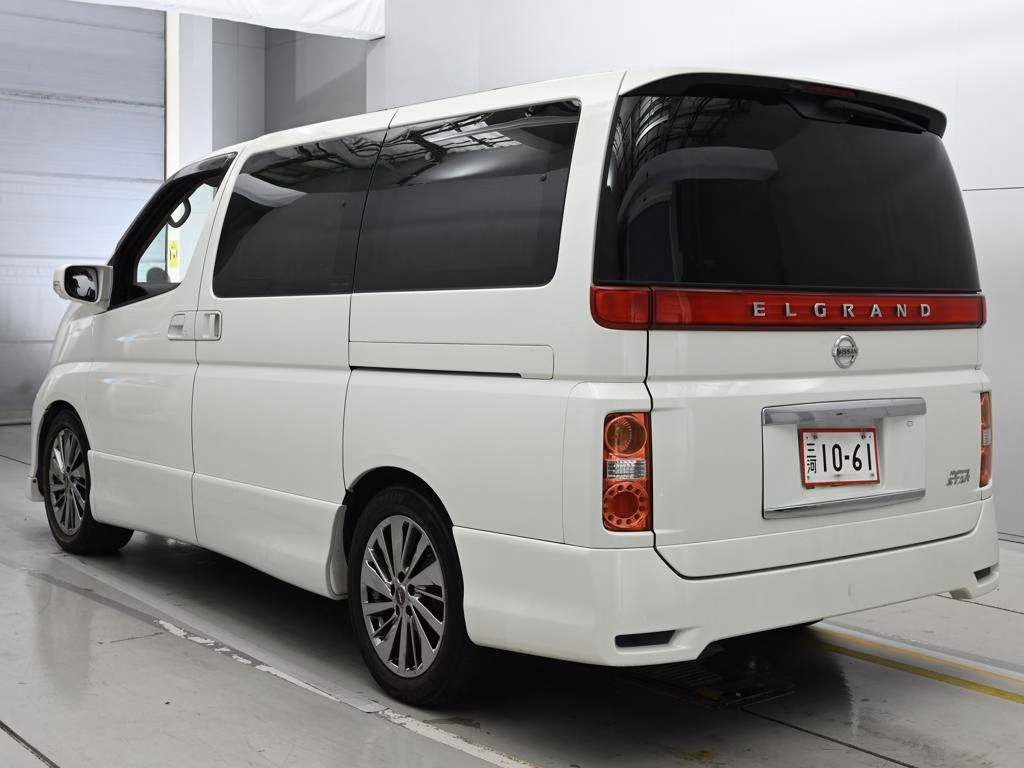 NISSAN ELGRAND