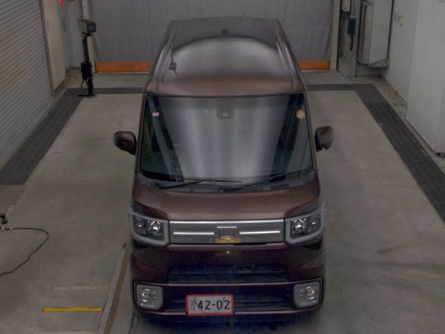 DAIHATSU WAKE