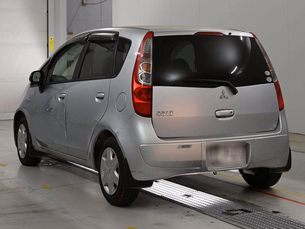 MITSUBISHI COLT