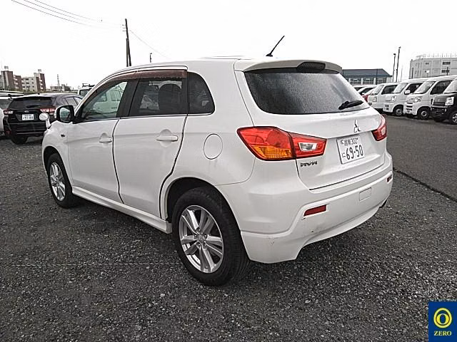 MITSUBISHI RVR