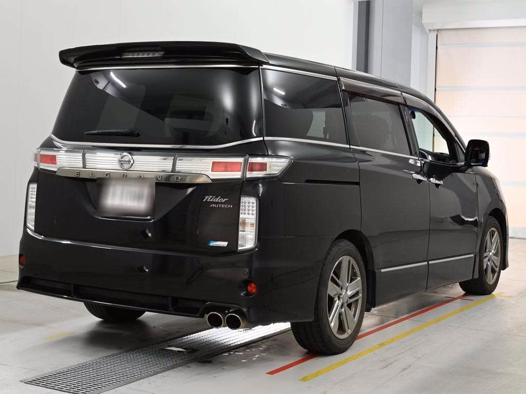 NISSAN ELGRAND
