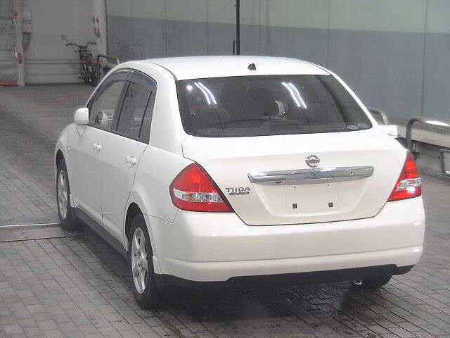 NISSAN TIIDA LATIO