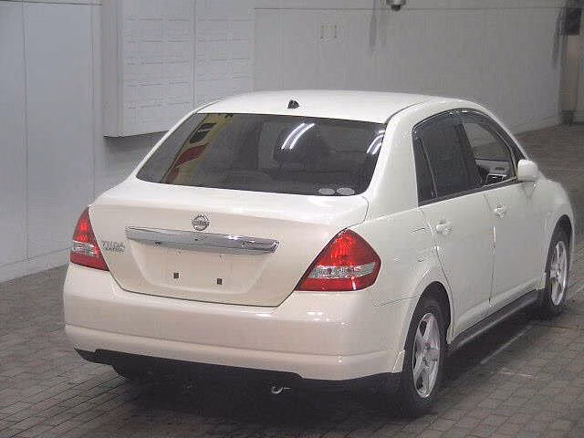 NISSAN TIIDA LATIO