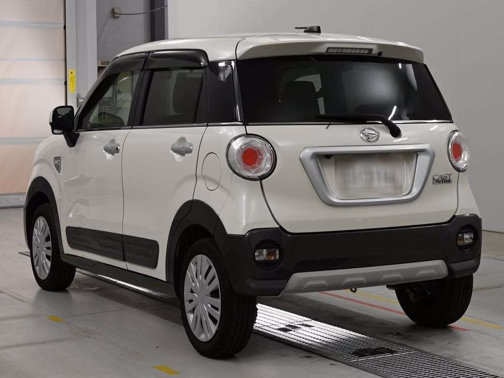 DAIHATSU CAST