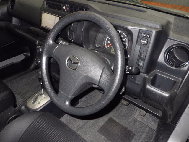 MAZDA FAMILIA