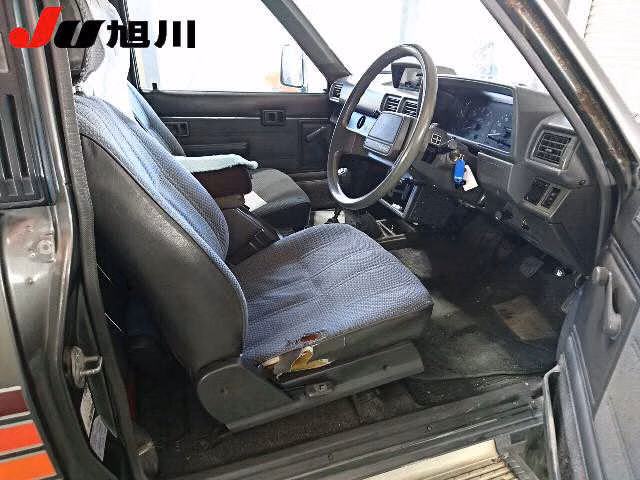 TOYOTA HILUX SURF