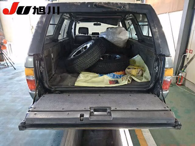 TOYOTA HILUX SURF