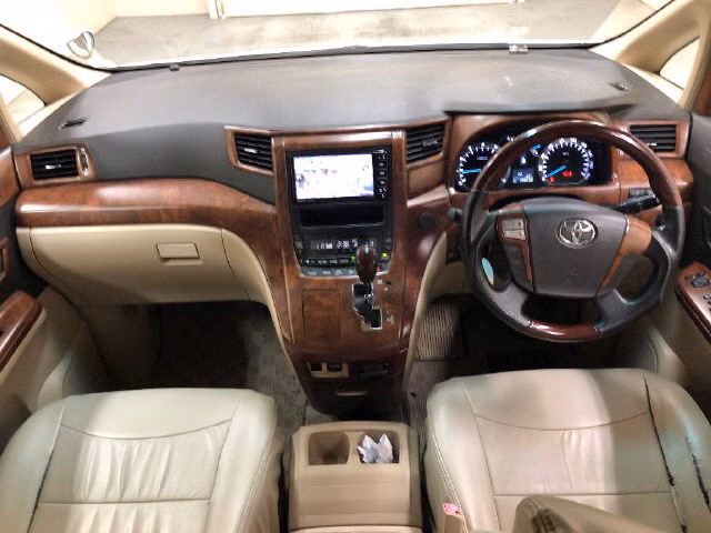 TOYOTA VELLFIRE