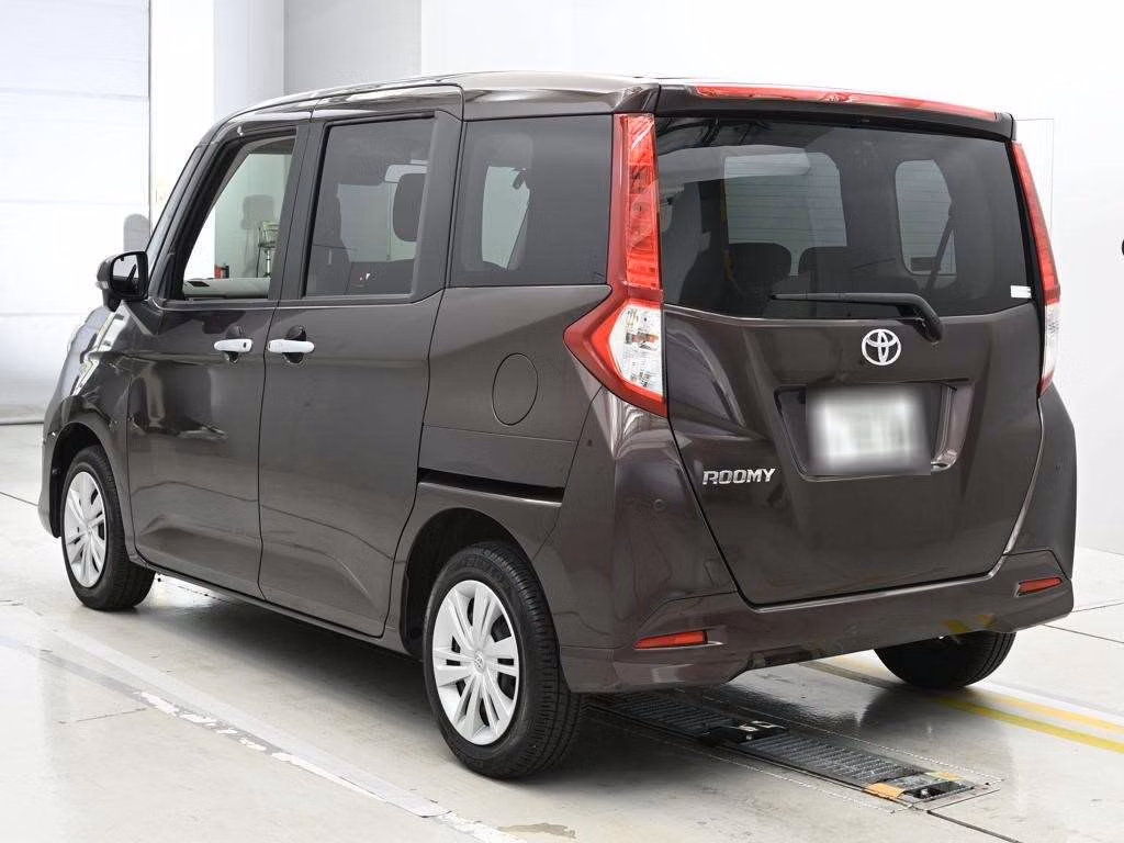 TOYOTA ROOMY