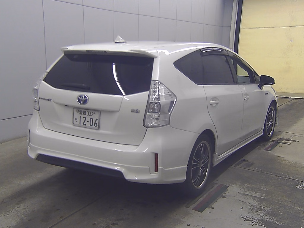 TOYOTA PRIUS ALPHA