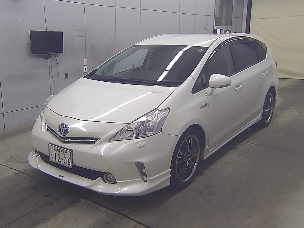 TOYOTA PRIUS ALPHA