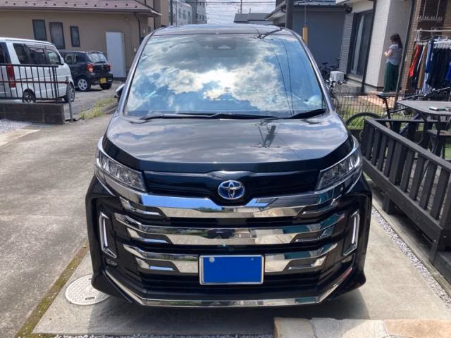 TOYOTA NOAH