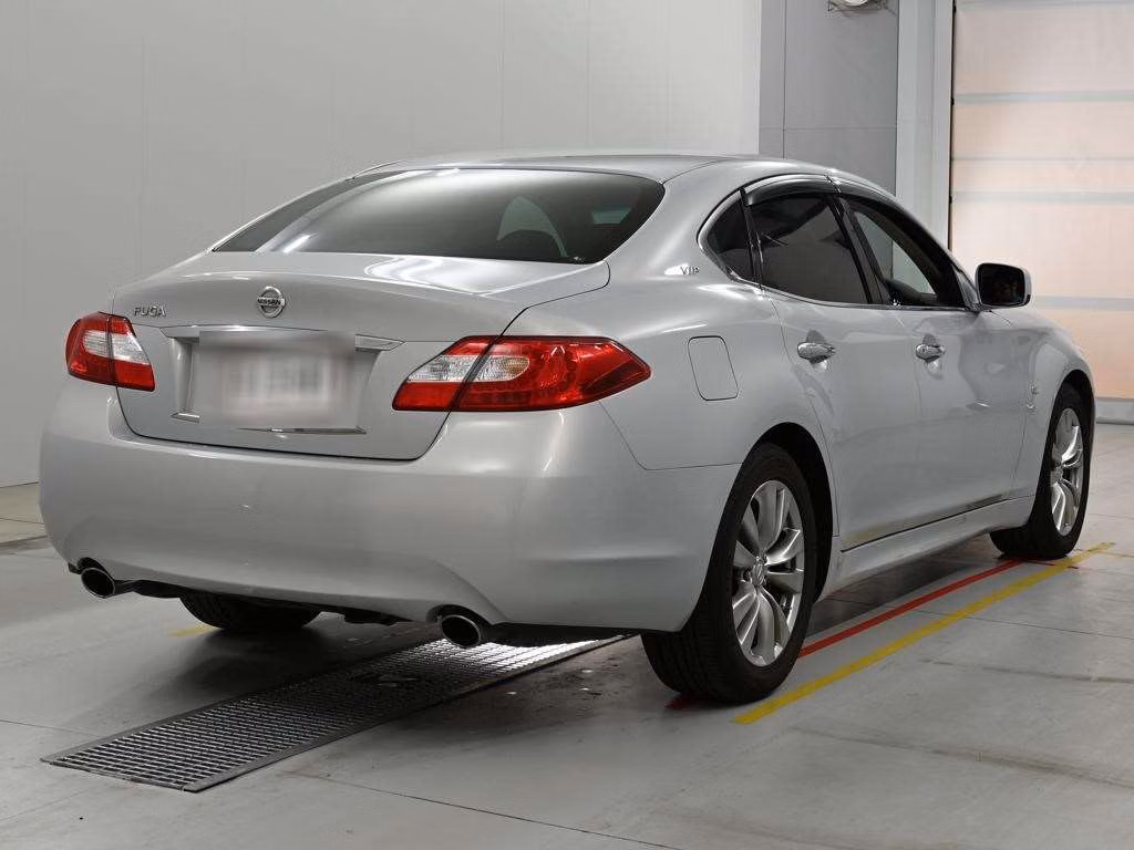 NISSAN FUGA