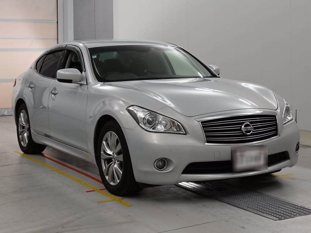 NISSAN FUGA